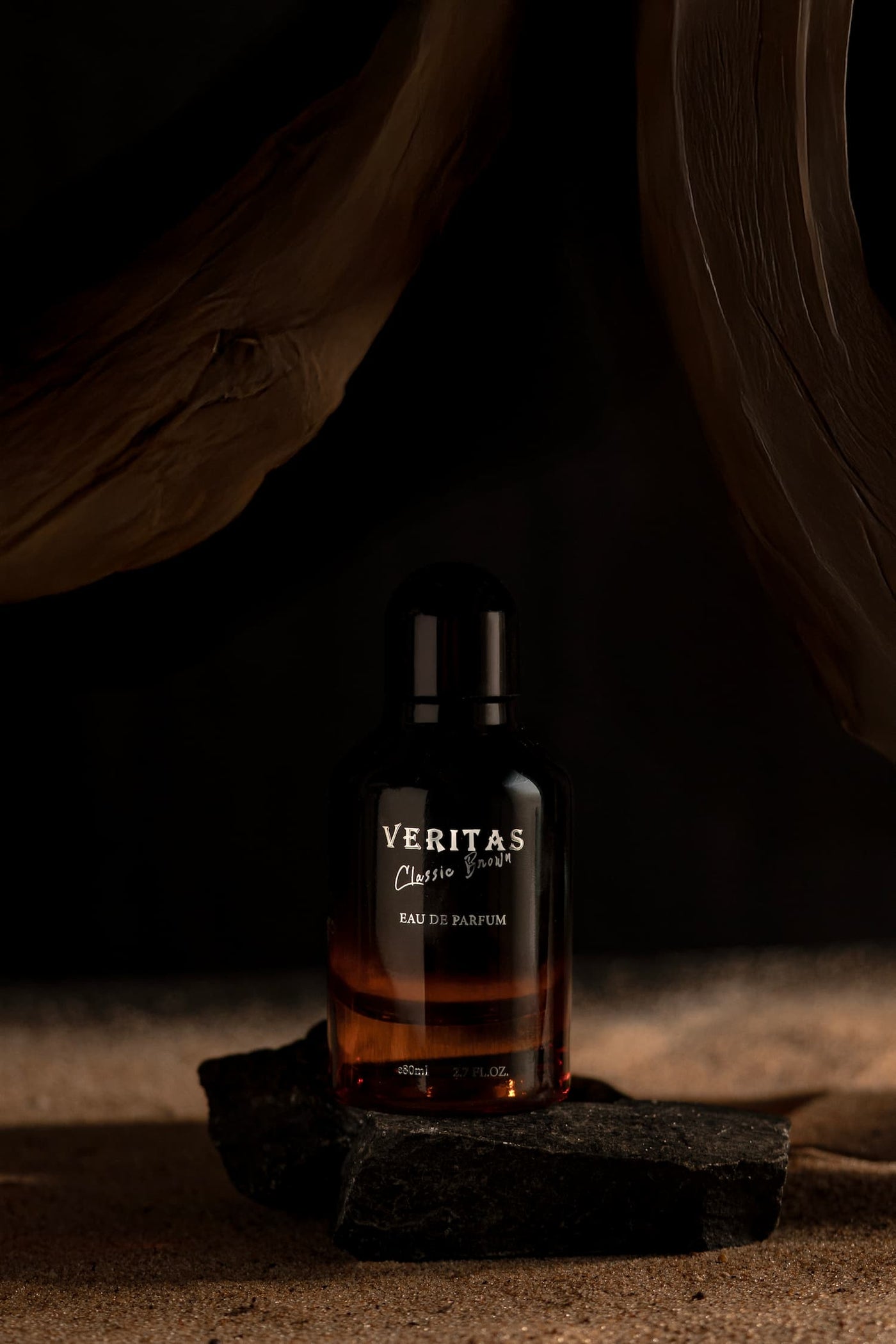 House of Watan Veritas Classic Brown, a long-lasting eau de parfum