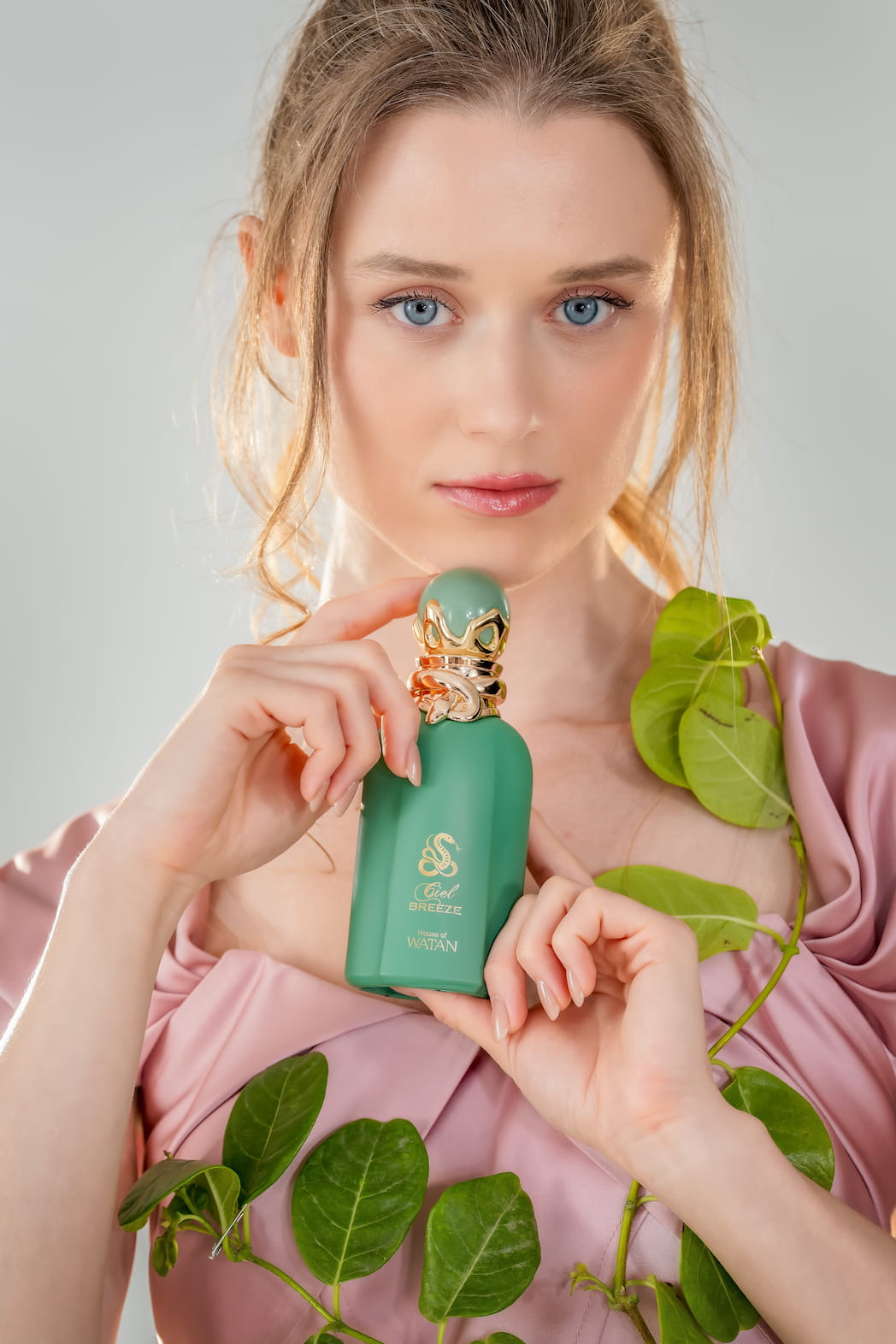 Dior Sauvage Review: Why I Keep a Bottle in My Dubai Lab (And When I Actually Reach for Something Else)