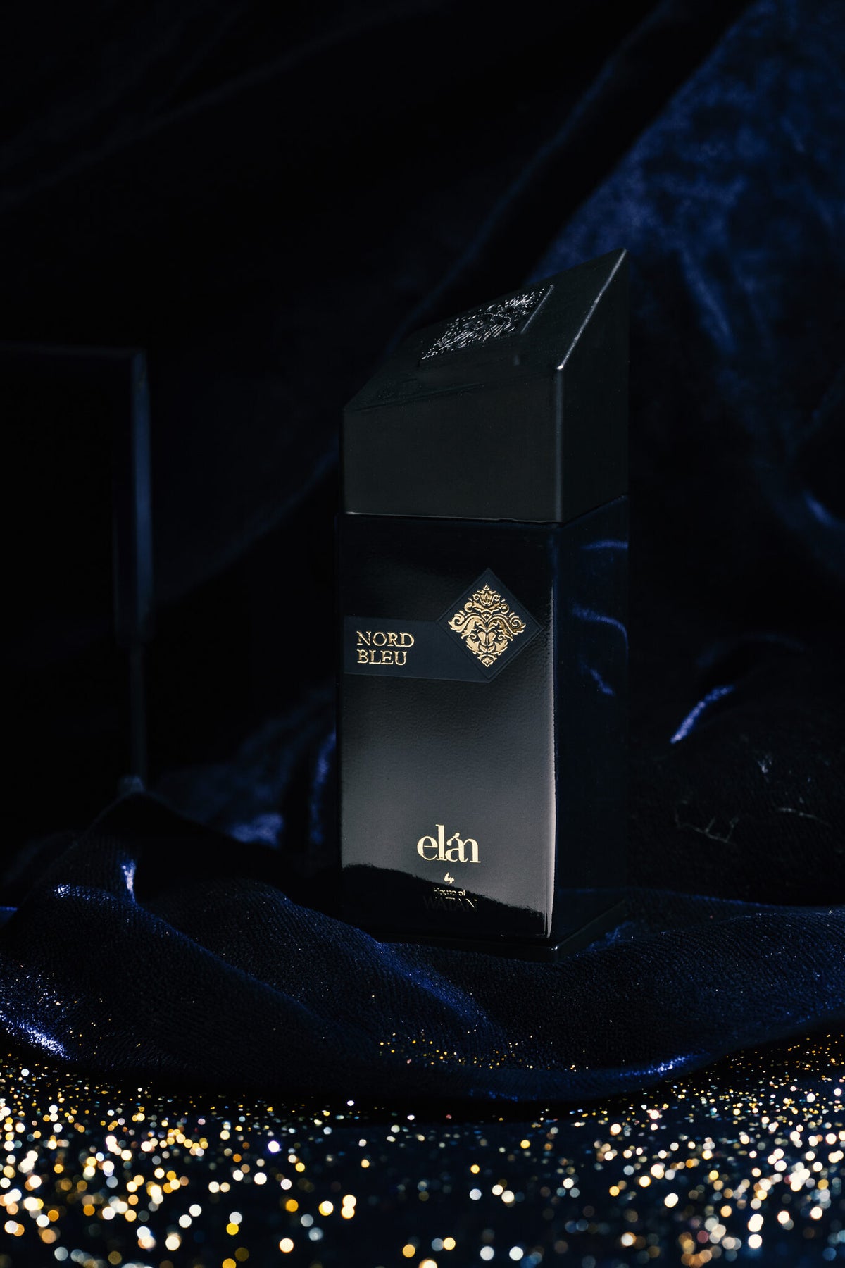 Nord Bleu luxury Eau de Parfum box on blue velvet, gift ready