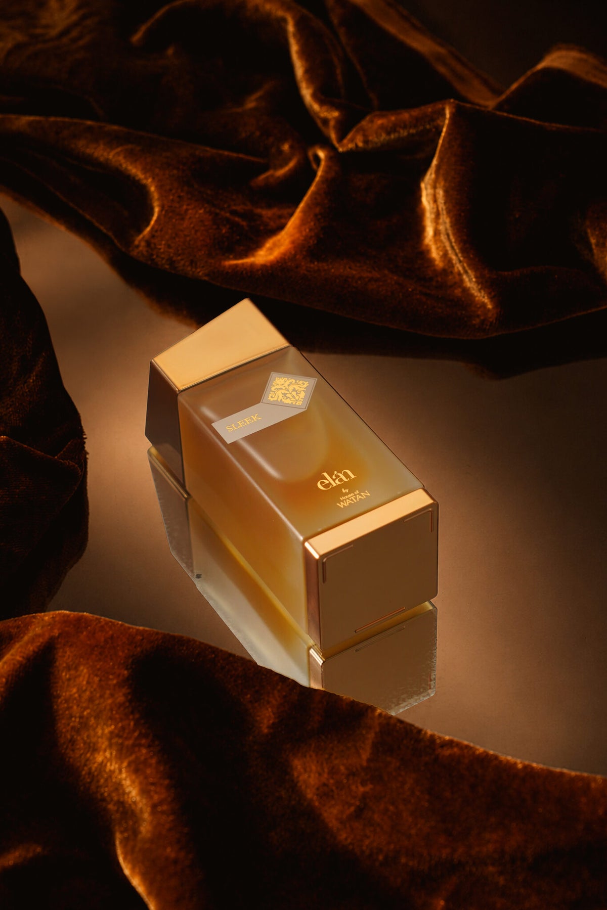 Sleek Eau de Parfum box on velvet, House of Watan